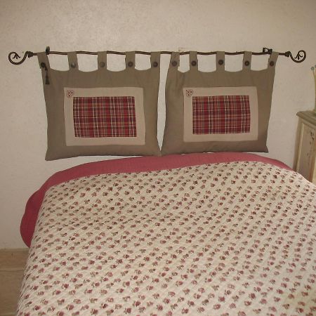 Bed and Breakfast La Croix De Camargue Oradour-sur-Glane Exterior foto