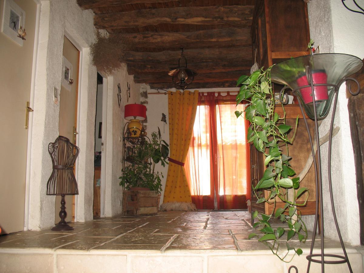 Bed and Breakfast La Croix De Camargue Oradour-sur-Glane Exterior foto